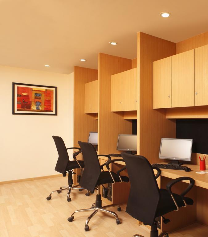 Red Fox By Lemon Tree Hotels, East Delhi Esterno foto